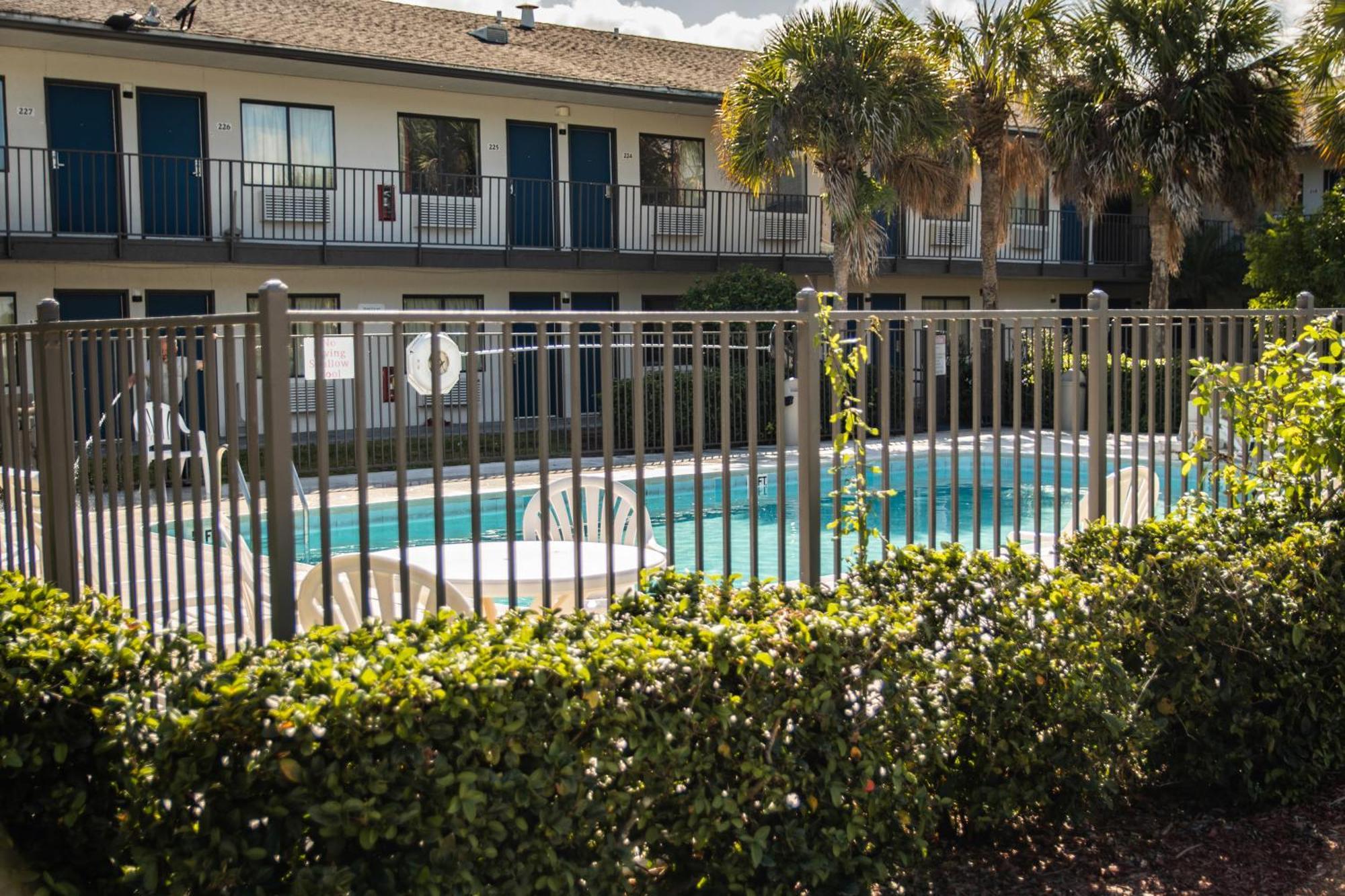 Motel 6-Ft. Pierce, Fl Форт Пирс Экстерьер фото