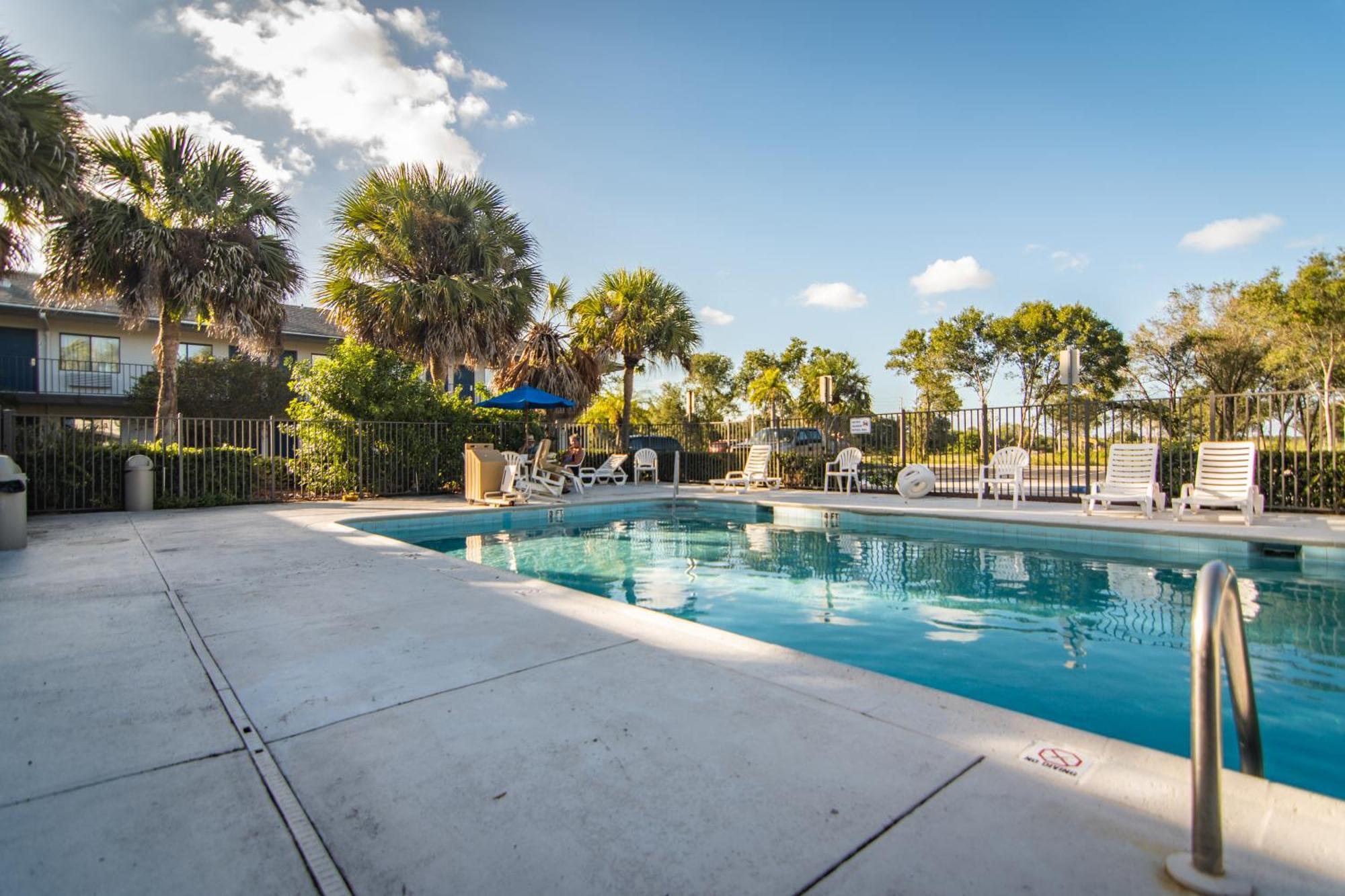 Motel 6-Ft. Pierce, Fl Форт Пирс Экстерьер фото